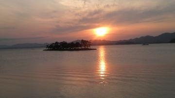 宍道湖の夕陽とシジミ_2.jpgのサムネール画像
